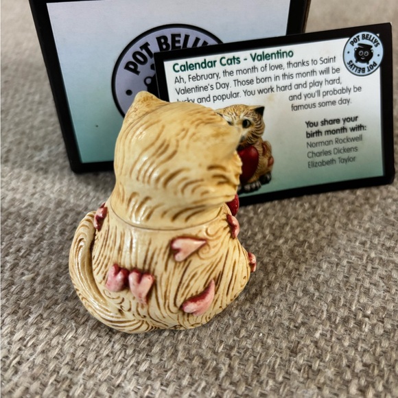 Harmony Kingdom Pot Bellys Calendar Cats Valentino Box - Picture 2 of 4